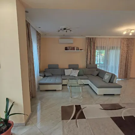 Apartament Erzsebet Vendeghaz *